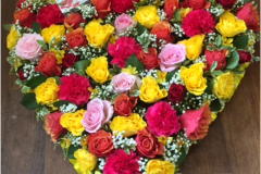 47C A stunning heart (roses and gypsophilia)